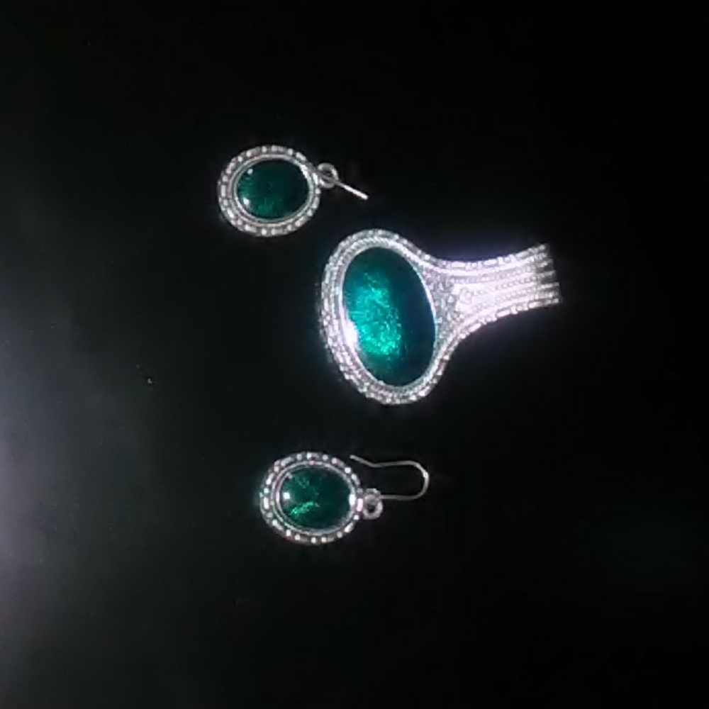 Ear rings neckless